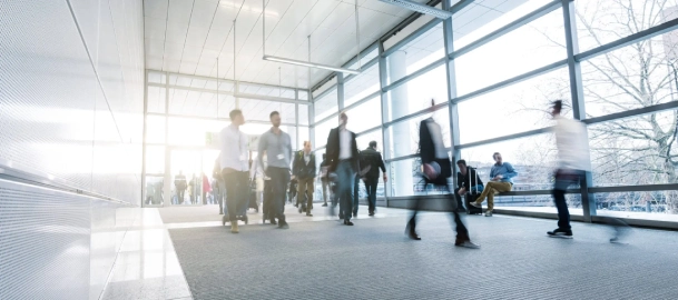 Business,People,Walking,On,A,Modern,Walkway